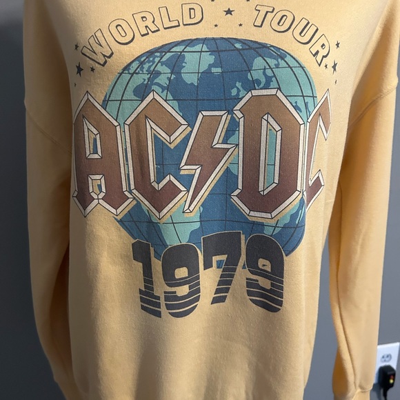 AC/DC‎ sweat shirt color yellow size M very soft material - Picture 2 of 8